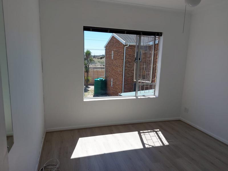 To Let 1 Bedroom Property for Rent in Goodwood Central Western Cape